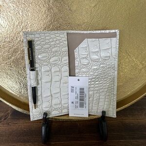 🥥NWT🥥 Brahmin Cordelia Checkbook Wallet in Coconut Milk. Retail 55